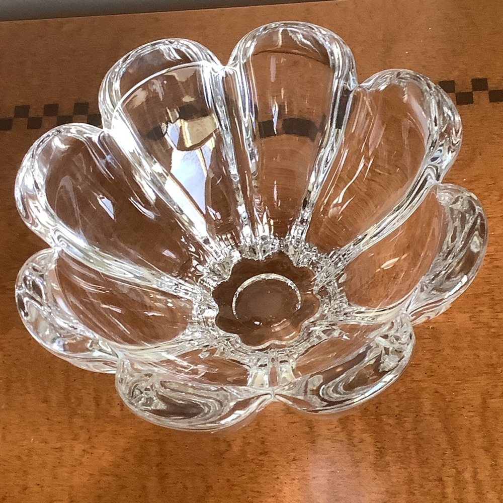 Orrefors Mayflower Crystal Glass Petal Shaped  Bowl